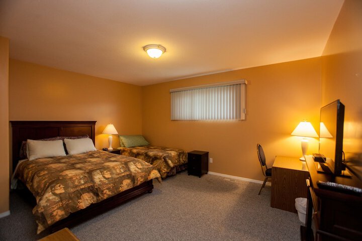 Room 27 of 34