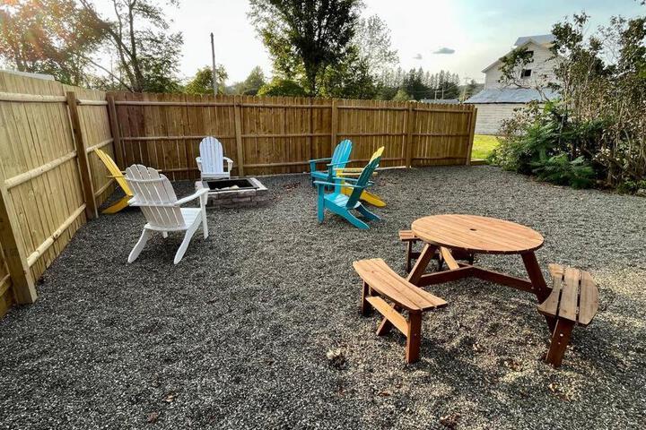 2 Bed Berkshire Getaway at Stephentown Hotel