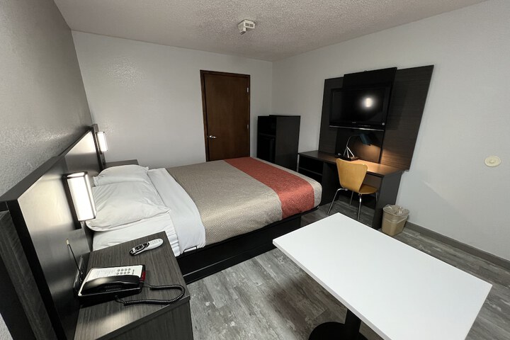 Room 40 of 72