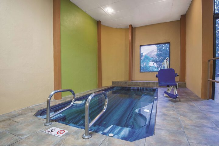 Pool 4 of 28