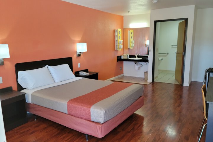 Room 38 of 58