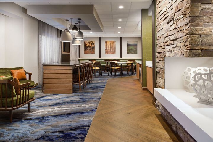Hotel Interior 11 of 28