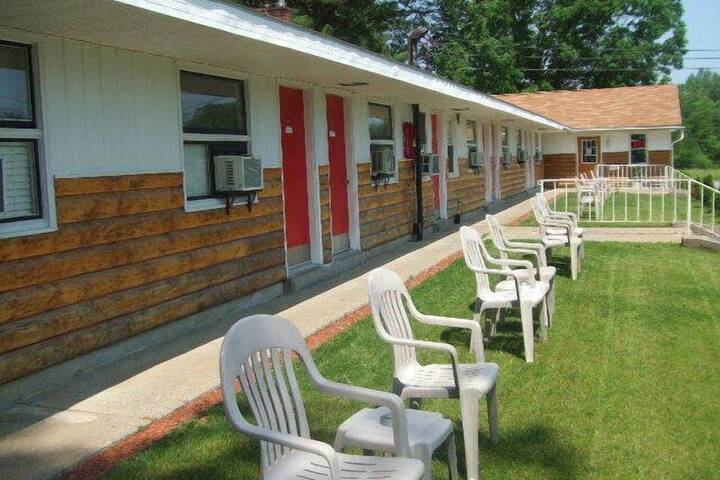 Robin Hood Motel