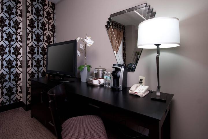 The Giacomo Niagara Falls NY an Ascend Collection Hotel
