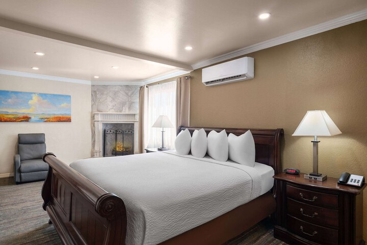 Days Inn by Wyndham Las Vegas Airport Near the Strip