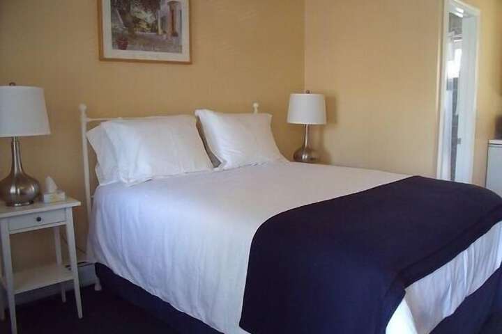 Room 7 of 11