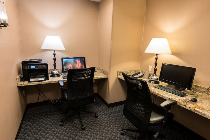 Business Center 25 of 28