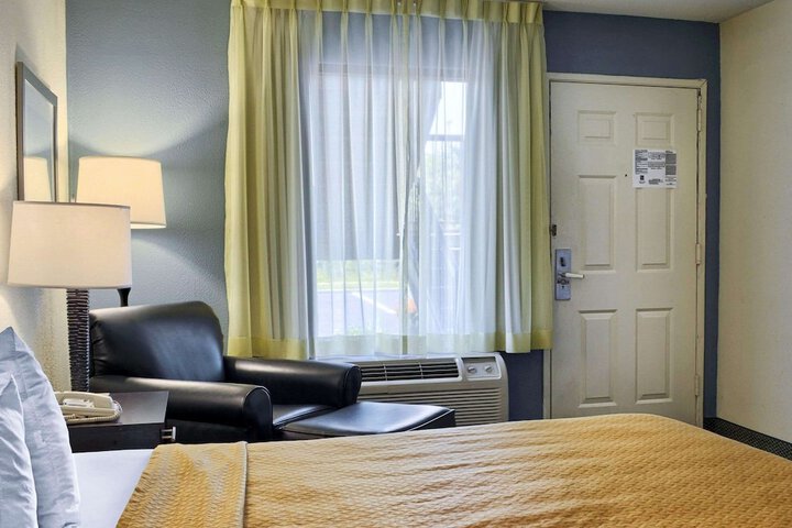 Room 14 of 37