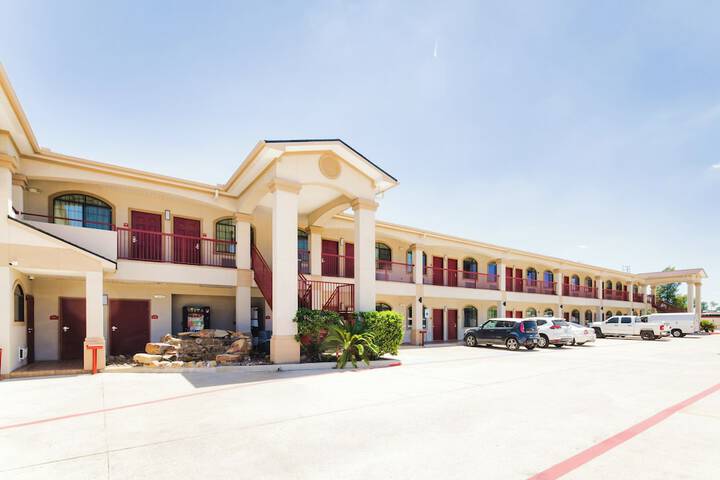 Hotel 3 of 19