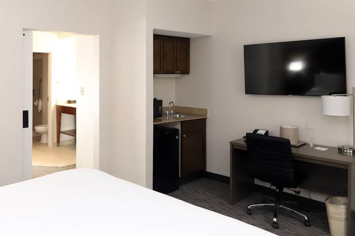 Room 39 of 64