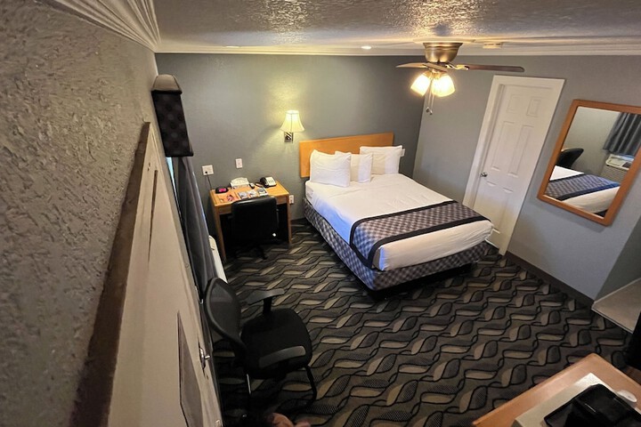 Room 17 of 45