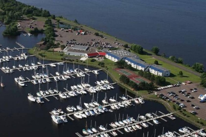 Barkers Island Inn Resort