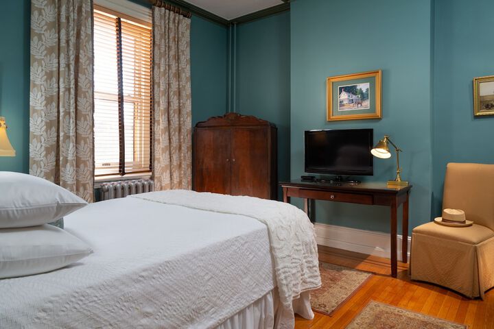 Room 53 of 75