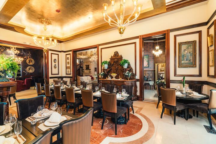 Dining 93 of 109