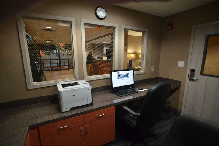 Business Center 26 of 26