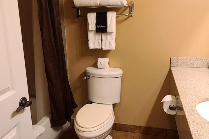 Room 33 of 51