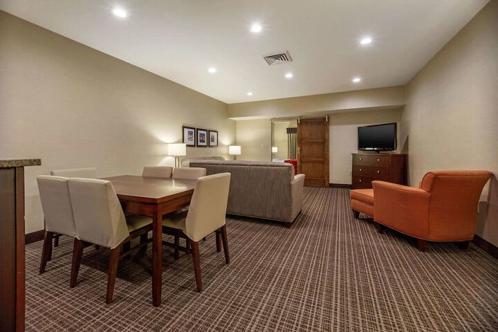 Room 25 of 49