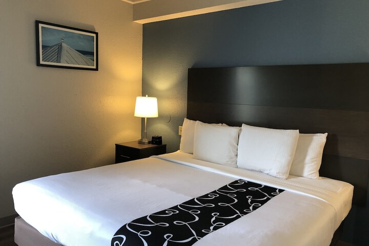 Room 17 of 78