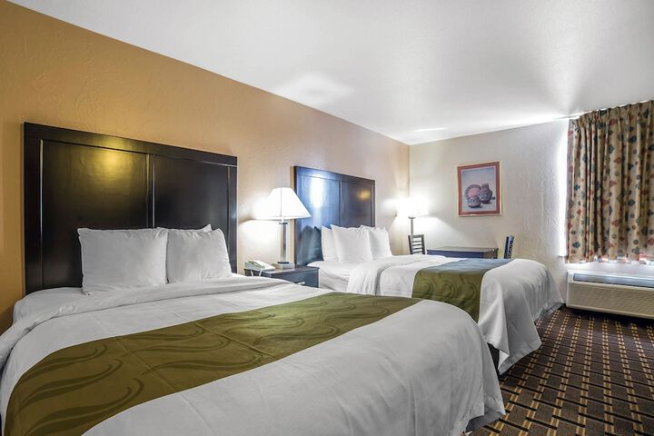 Room 32 of 41