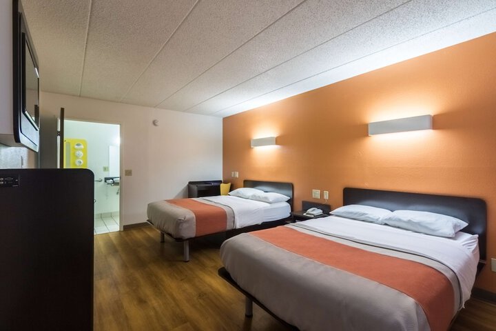 Room 21 of 40