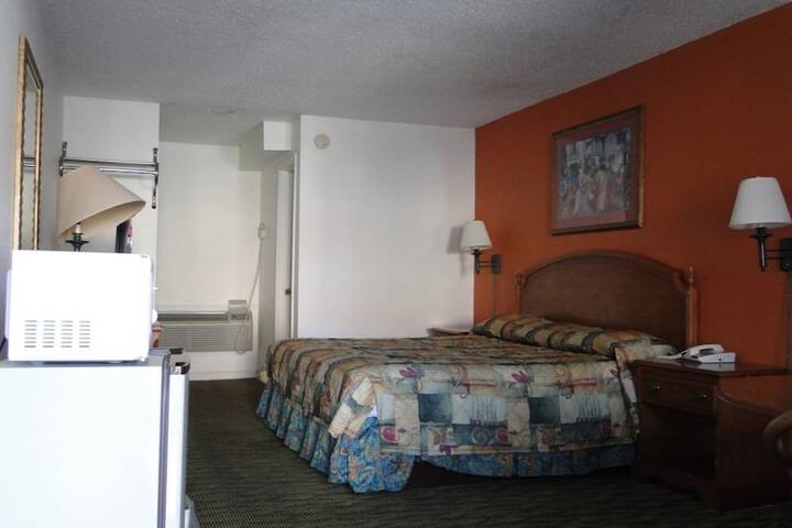 Room 28 of 52