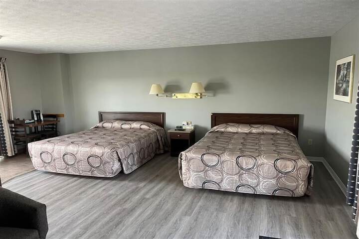 Room 33 of 40