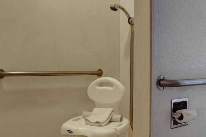 Room 23 of 34