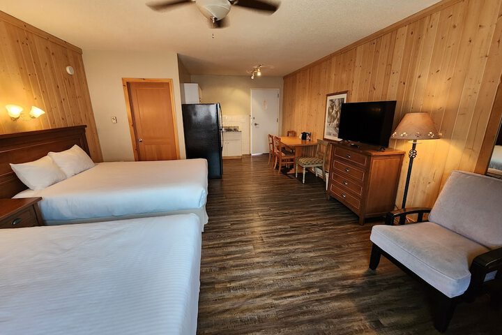 Aspen Village Inn