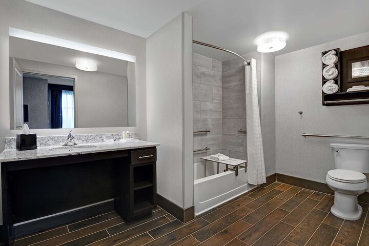 Homewood Suites by Hilton Edison Woodbridge