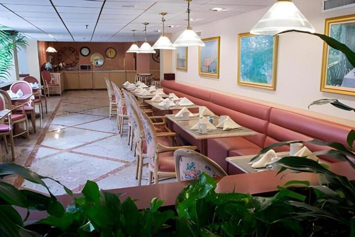 Westford Regency Inn & Conference Center