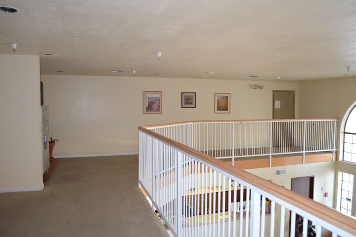 Ballroom/Hall 36 of 39