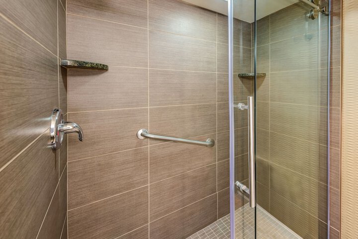 DoubleTree by Hilton Akron Fairlawn
