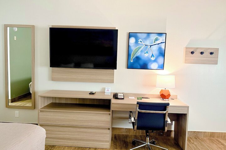 Quality Inn & Suites Victoria South