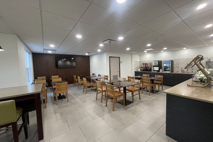 Wingate by Wyndham Matthews / Charlotte