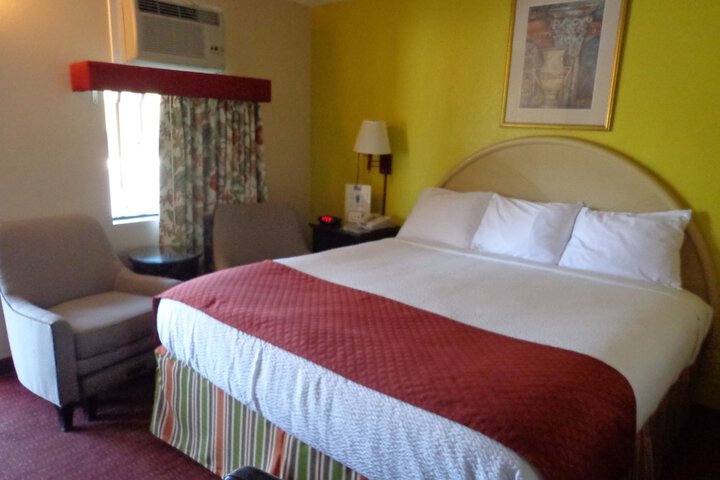 Room 6 of 20