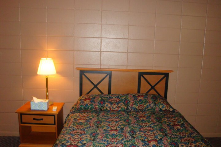 Room 17 of 24