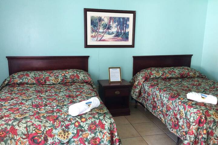 Skylark Motel