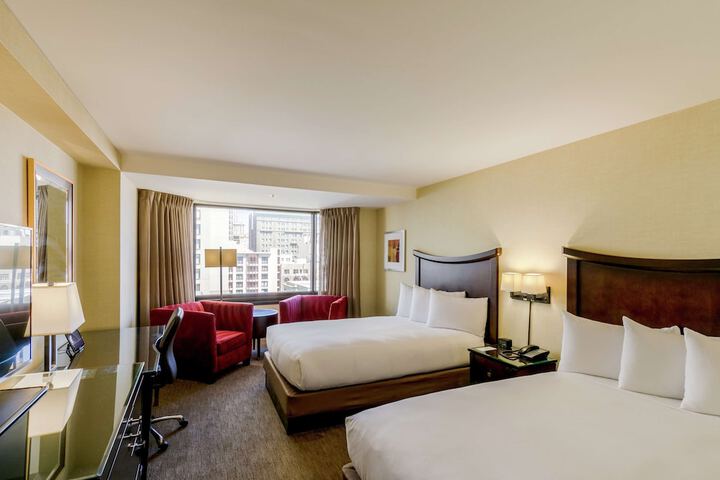 Room 44 of 176