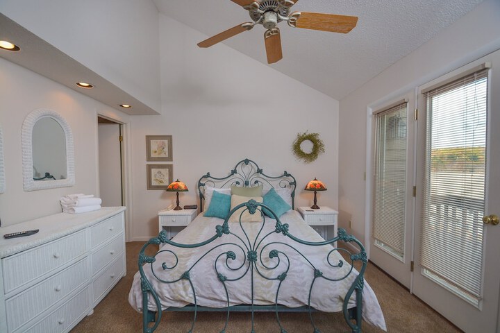 Room 9 of 27