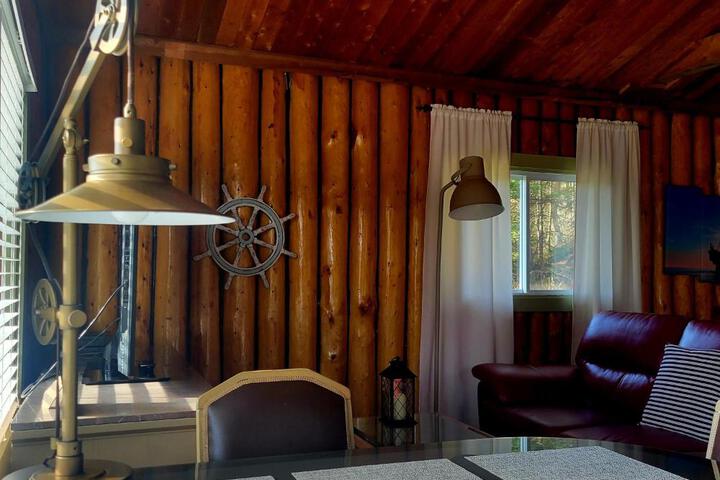 High Falls Motel & Cabins