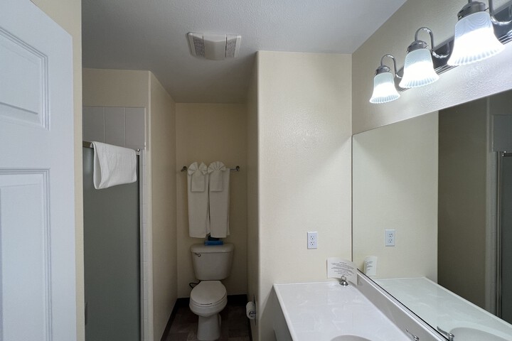 Room 124 of 173