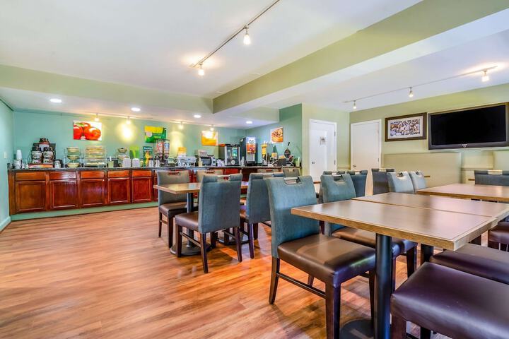 Quality Inn & Suites Creedmoor - Butner
