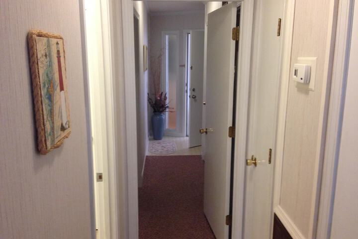 Ballroom/Hall 44 of 64