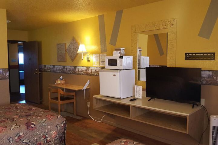 Room 27 of 33
