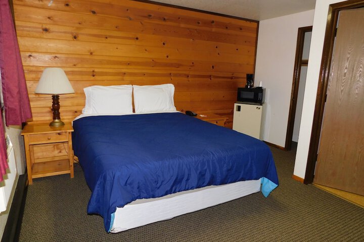 Room 27 of 33