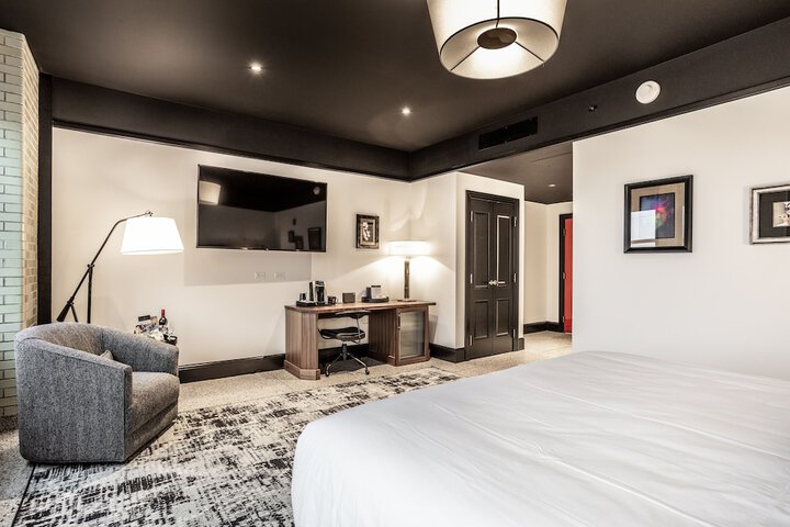 Room 43 of 67