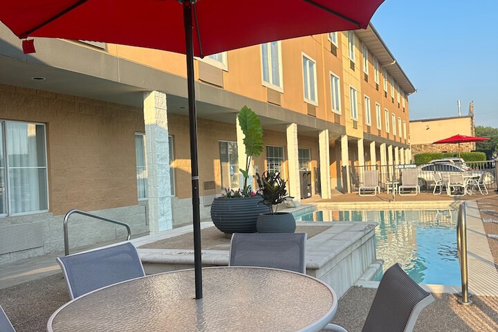Pool 5 of 42