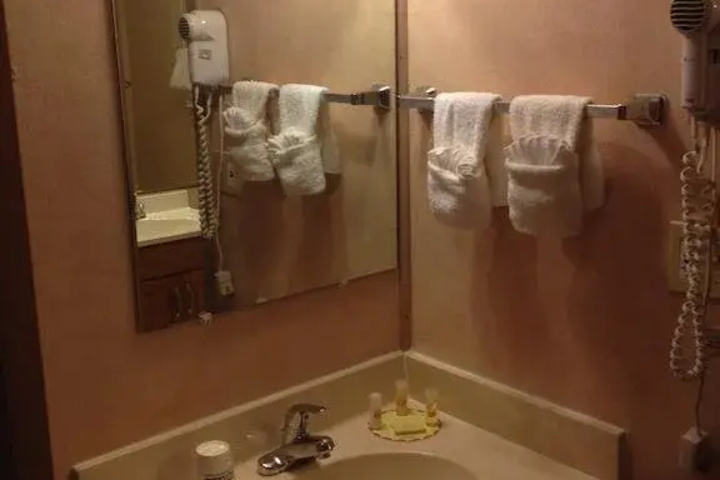 Travel Hotel & Suites