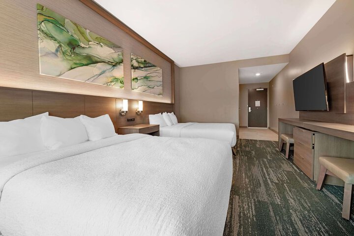 Room 16 of 42