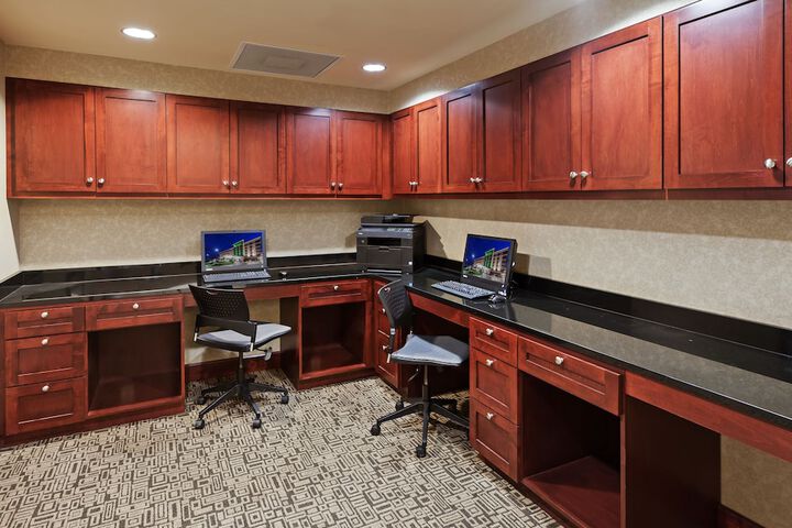 Holiday Inn Ardmore I-35 by IHG